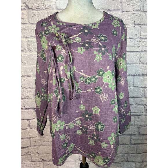 Super soft and comfy Asian-inspired floral top - Picture 1 of 7